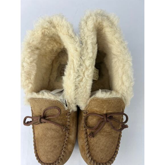 UGG Slippers Women’s 7 Chestnut Shearling Suede Leather Moccasin Indoor Outdoor - Picture 2 of 14